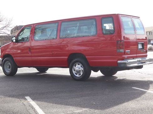 Used 2010 Ford E-350 and Econoline 350 Extended Wagon Super Duty image 7