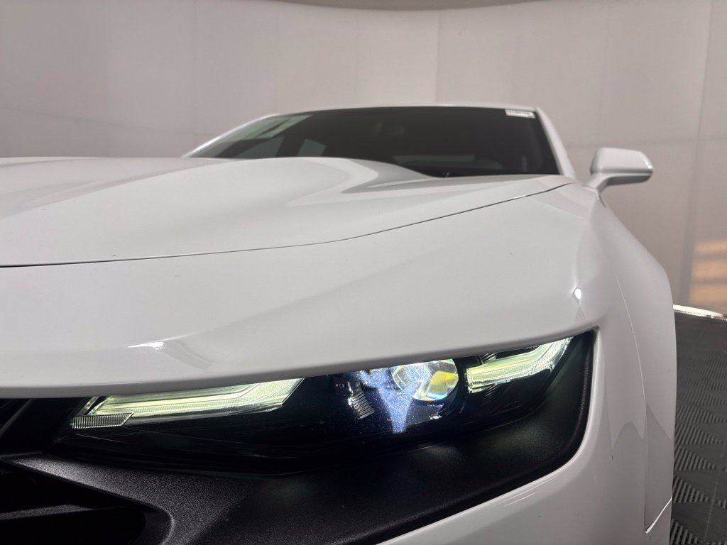 Used 2020 Chevrolet Camaro LT RWD image 9