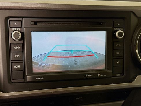 Used 2016 Toyota Tacoma SR5 w/ Towing Package image 19