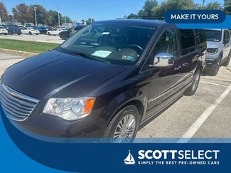 Used 2013 Chrysler Town & Country Touring-L w/ Driver Convenience Group FWD video 1