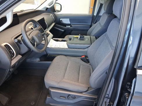Used 2025 Ford Expedition Max Active AWD/4WD image 9