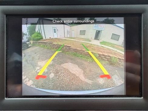 Used 2018 Chrysler Pacifica Touring-L FWD image 17