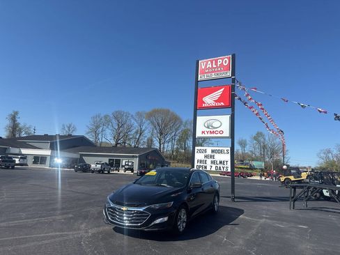 Used 2019 Chevrolet Malibu LT FWD image 4