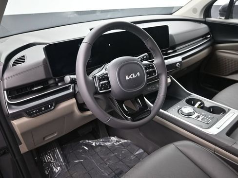 New 2026 Kia Carnival LXS FWD image 12