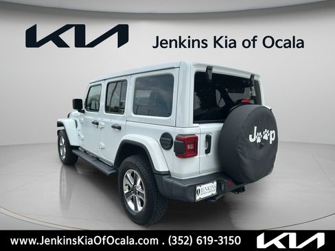 Used 2021 Jeep Wrangler Unlimited Sahara AWD/4WD image 5