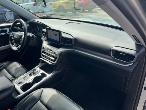 Used 2023 Ford Explorer XLT w/ Equipment Group 202A image 27