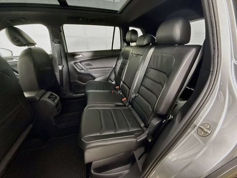 Used 2019 Volkswagen Tiguan SEL Premium R-Line AWD/4WD image 29