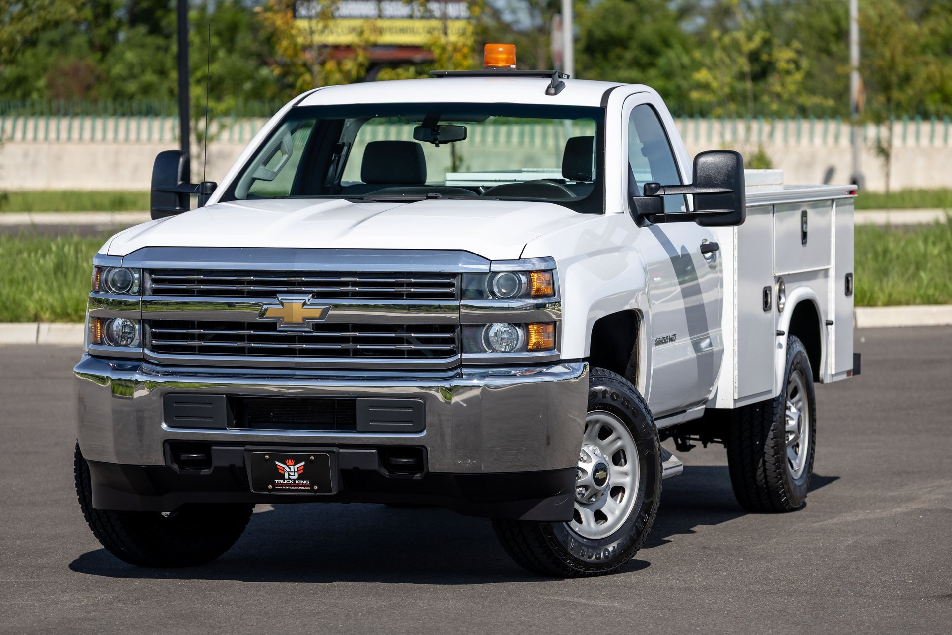Used 2017 Chevrolet Silverado 3500 W/T RWD image 3
