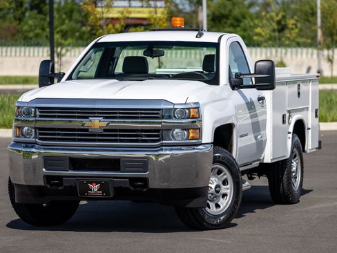 Used 2017 Chevrolet Silverado 3500 W/T RWD image 3
