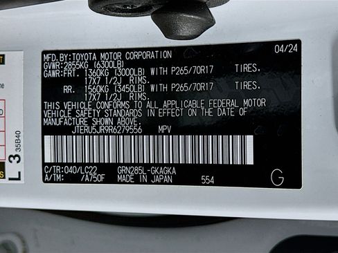 Used 2024 Toyota 4Runner TRD Off-Road Premium image 12