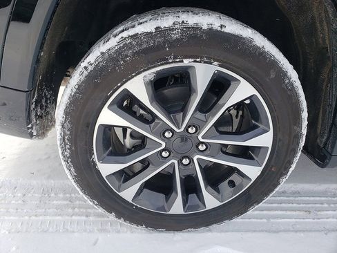 Used 2024 Jeep Grand Cherokee Overland w/ Luxury Tech Group IV image 30