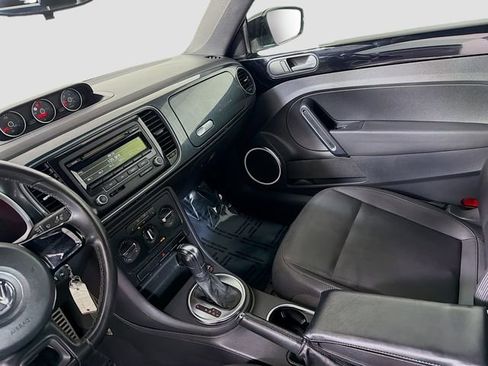 Used 2013 Volkswagen Beetle 2.0T image 22