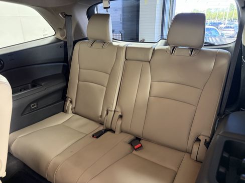 Used 2020 Honda Pilot Touring image 8