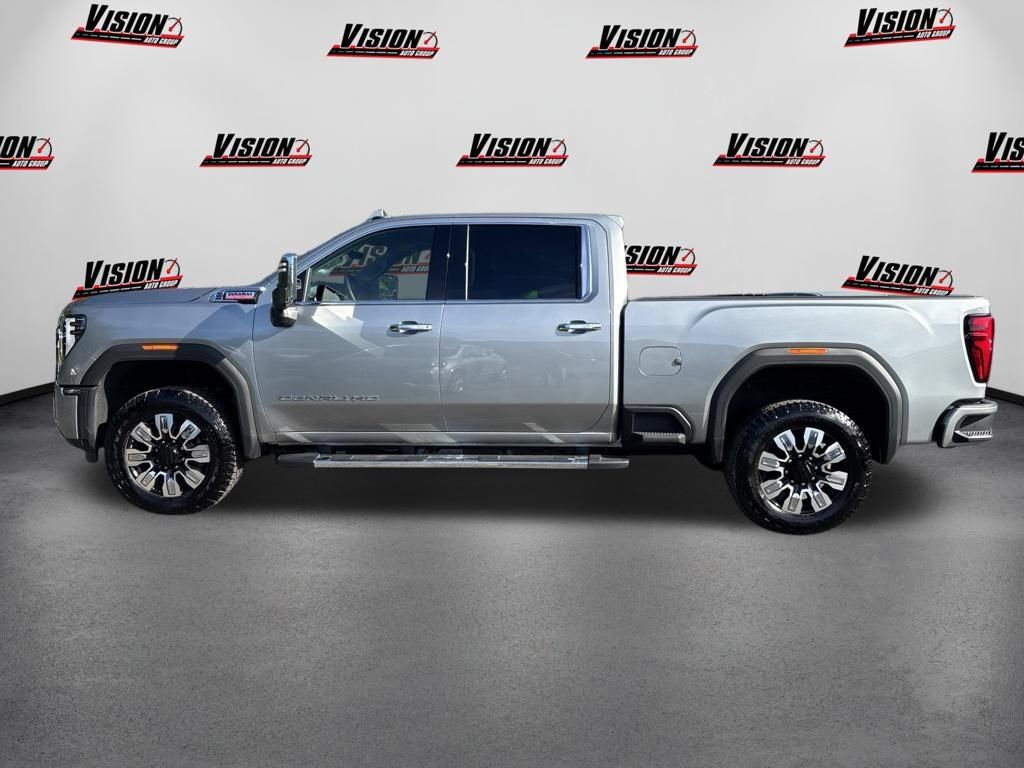 Used 2025 GMC Sierra 2500 Denali w/ Technology Package AWD/4WD image 2