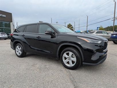 Used 2023 Toyota Highlander LE