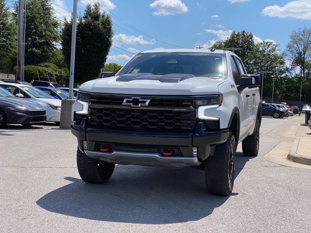 Used 2023 Chevrolet Silverado 1500 ZR2 AWD/4WD image 3
