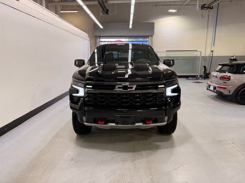 Used 2025 Chevrolet Silverado 1500 ZR2 w/ Technology Package image 8