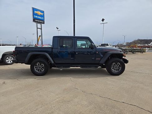 Used 2025 Jeep Gladiator Mojave w/ Safety Group image 8