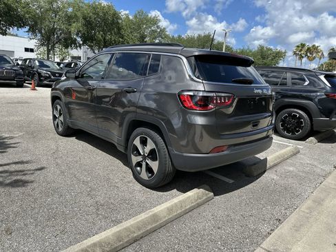 Used 2020 Jeep Compass Latitude FWD image 6