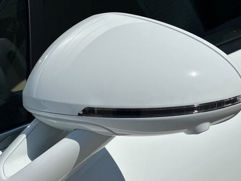 New 2026 Porsche Macan image 40