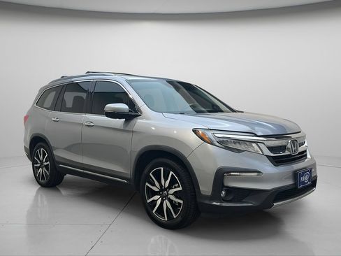 Used 2019 Honda Pilot Touring image 1
