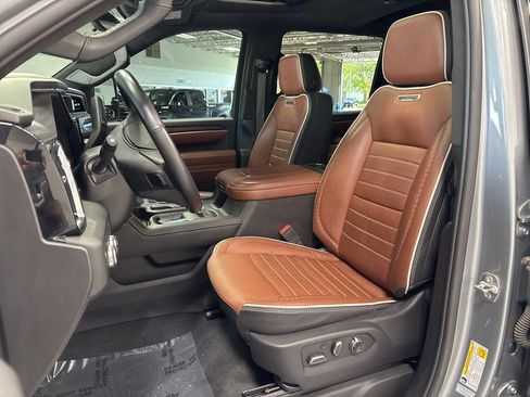 Used 2025 GMC Sierra 2500 Denali Ultimate AWD/4WD image 9
