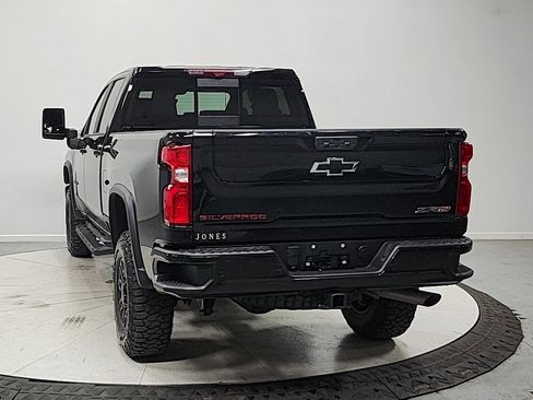 Used 2024 Chevrolet Silverado 2500 ZR2 w/ Technology Package AWD/4WD image 6