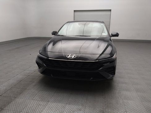 Used 2024 Hyundai Elantra Limited FWD image 15