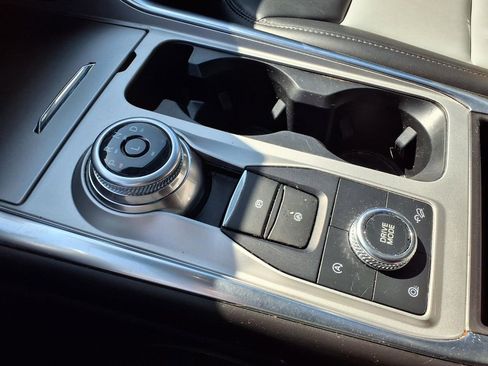 Used 2024 Ford Explorer XLT w/ Equipment Group 202A image 24