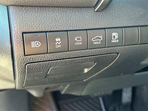 Used 2020 Toyota Camry XLE image 21