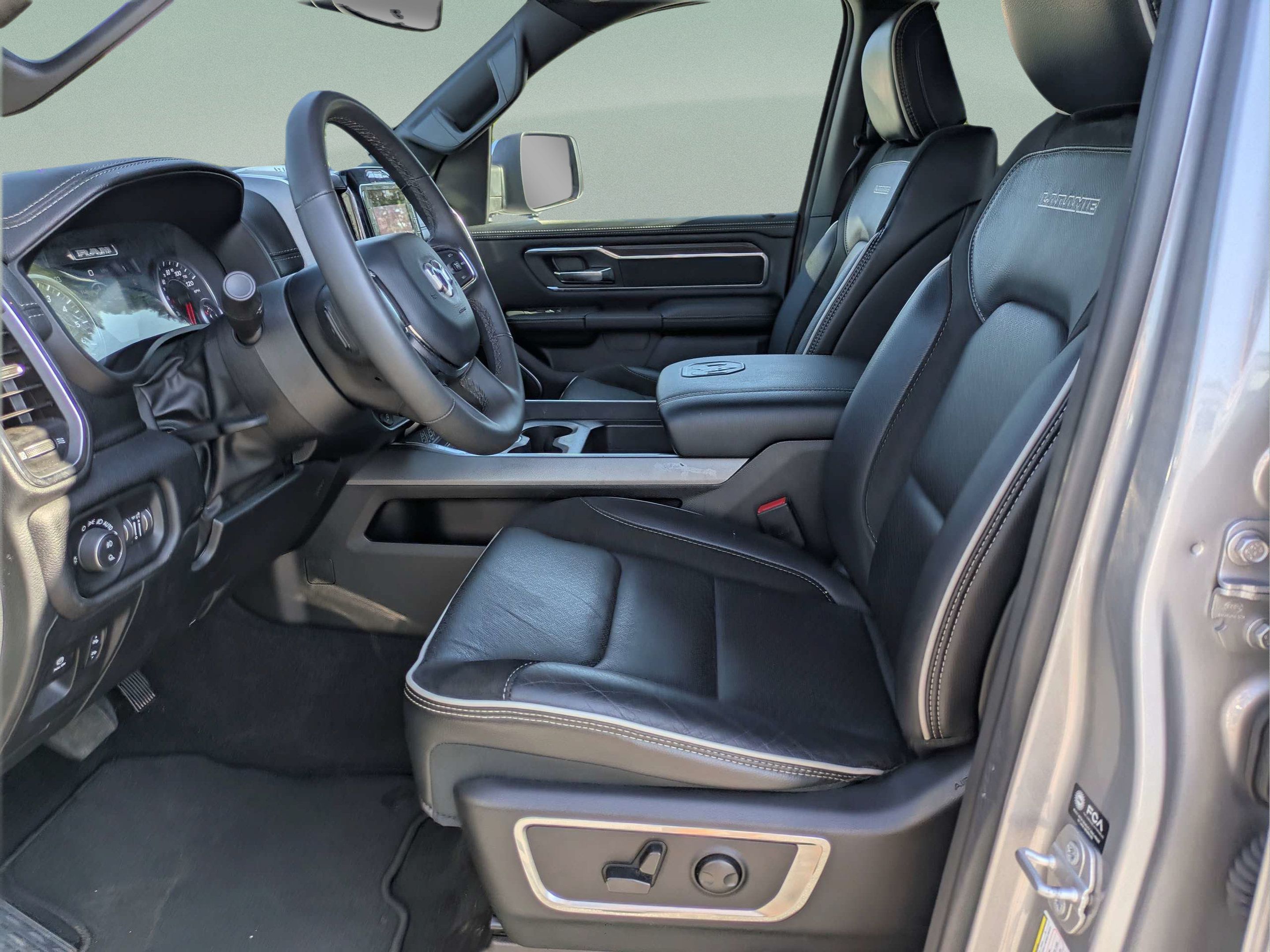 Used 2026 RAM 1500 Laramie AWD/4WD image 18