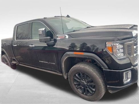 Used 2022 GMC Sierra 2500 Denali w/ Denali Black Diamond Edition image 7