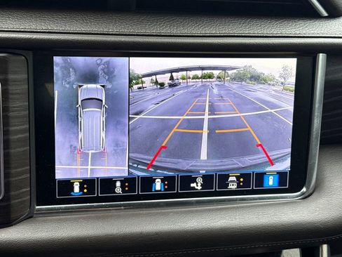 Used 2021 GMC Yukon Denali w/ Denali Premium Package AWD/4WD image 31