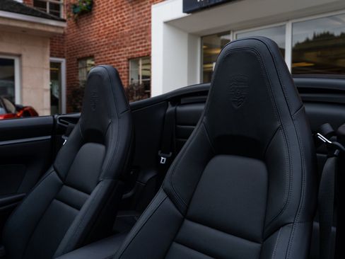 Used 2025 Porsche 911 Carrera image 16