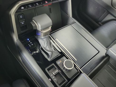 Certified 2026 Toyota Sequoia Platinum AWD/4WD image 18