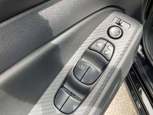 Used 2025 Nissan Altima 2.5 SV image 18