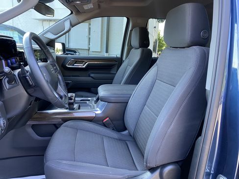 Used 2023 Chevrolet Silverado 1500 RST AWD/4WD image 16