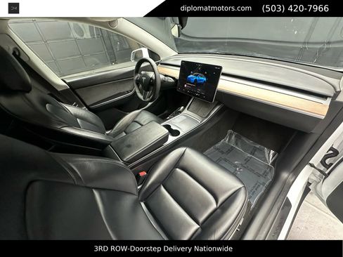 Used 2022 Tesla Model Y Long Range image 15