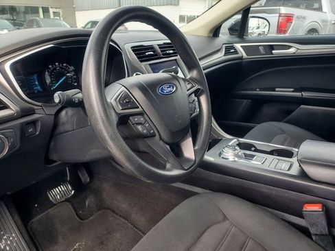 Used 2020 Ford Fusion SE image 10