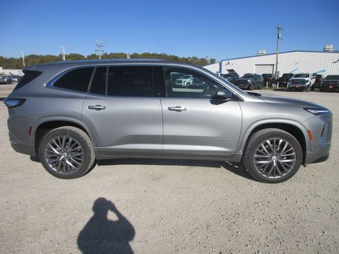 New 2026 Buick Enclave Avenir w/ Super Cruise Package image 3