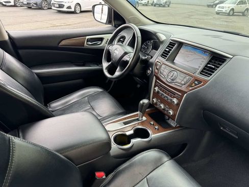 Used 2020 Nissan Pathfinder Platinum image 18