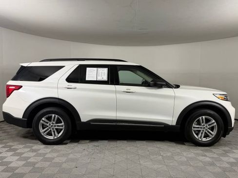 Used 2023 Ford Explorer XLT w/ Equipment Group 202A RWD image 16