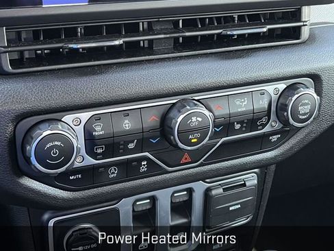 Used 2025 Jeep Wrangler Willys image 28