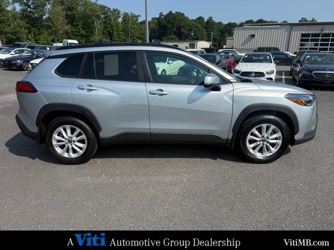Used 2023 Toyota Corolla Cross LE w/ Moonroof Package AWD/4WD image 9