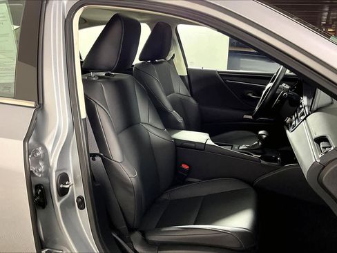 Used 2025 Lexus ES 350 image 8