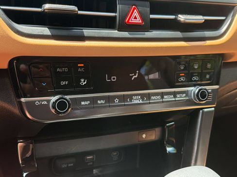 Used 2024 Kia Seltos EX FWD image 15