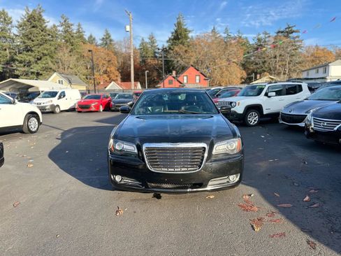 Used 2013 Chrysler 300 S w/ Luxury Group image 2