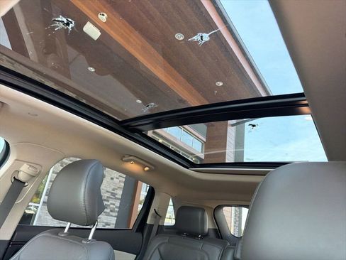 Used 2019 Lincoln Nautilus Reserve AWD/4WD image 15
