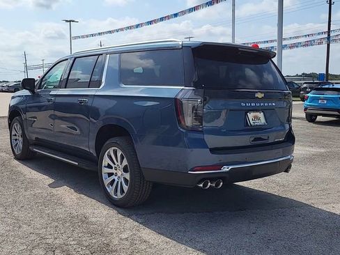 New 2025 Chevrolet Suburban Premier image 6