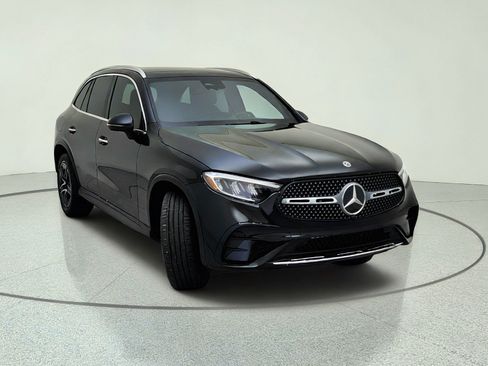 Used 2026 Mercedes-Benz GLC 300 image 4